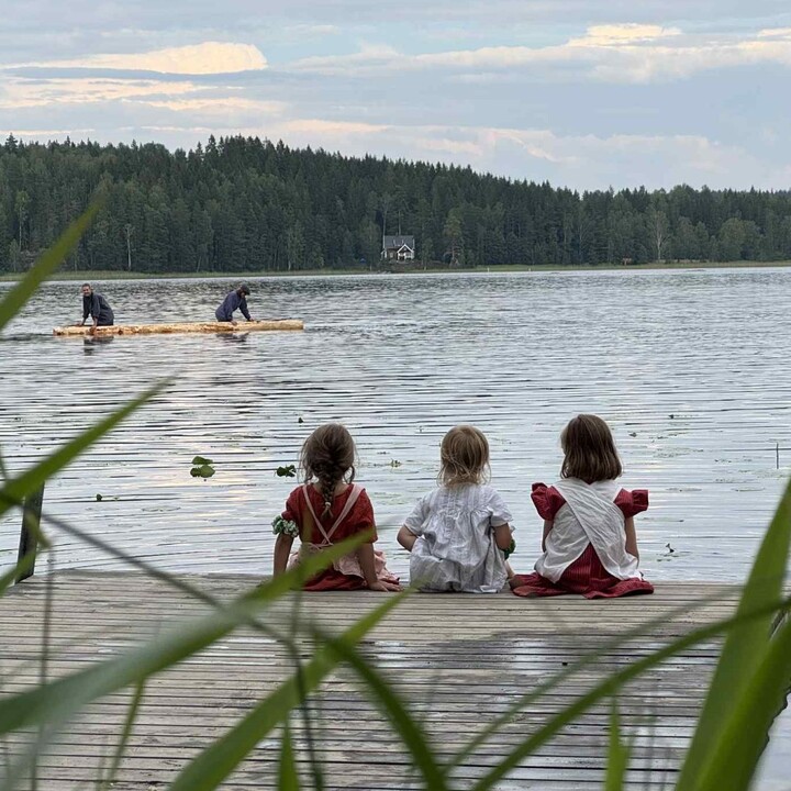 Barn p&aring; brygga Gammelvala
